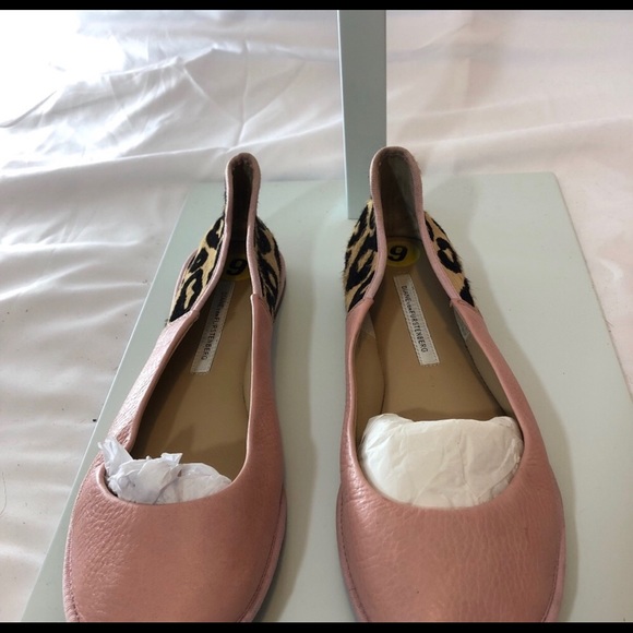 Pink flats by Diane Von Furstenberg 💕💕SOLD💕💕 - Picture 2 of 6